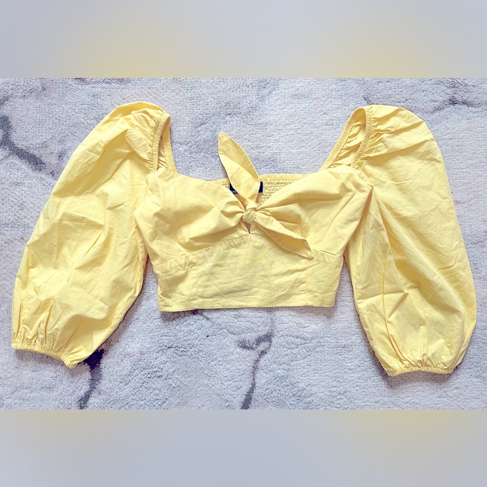 ⭐️5/$25⭐️ Yellow Puff Sleeve Crop Top